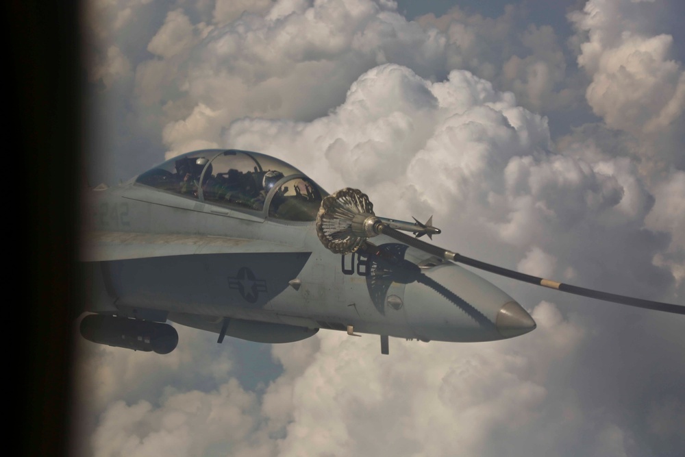 KC130J fuels Cobra Gold 2014