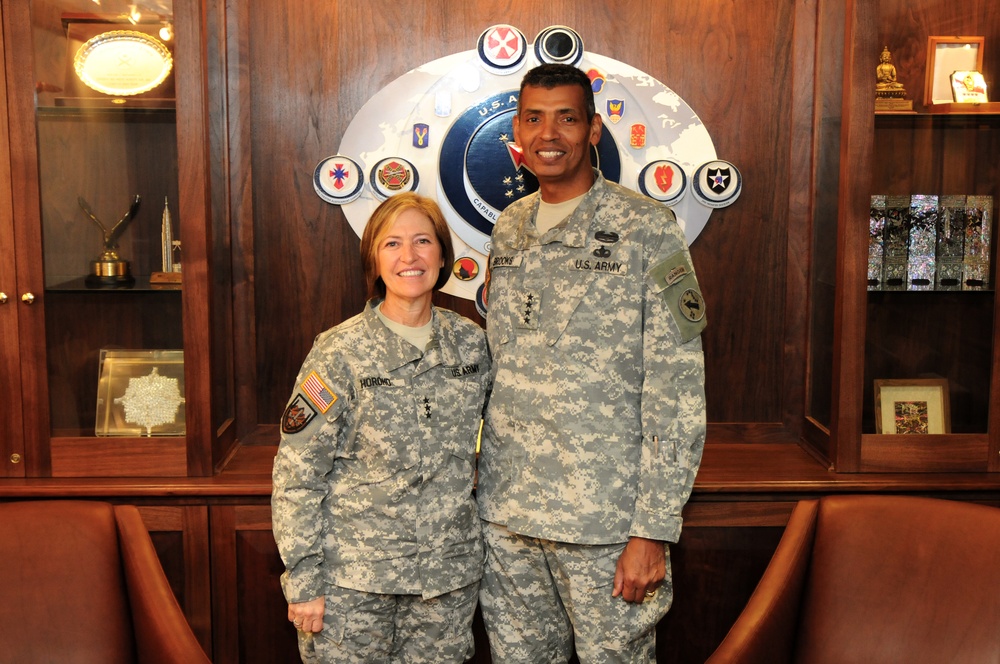 US Army surgeon general visits USARPAC