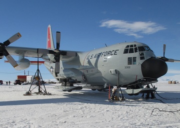109th Airlift Wing ends 2013-2014 Antarctic season with mission to move more than 1,100 people from ice