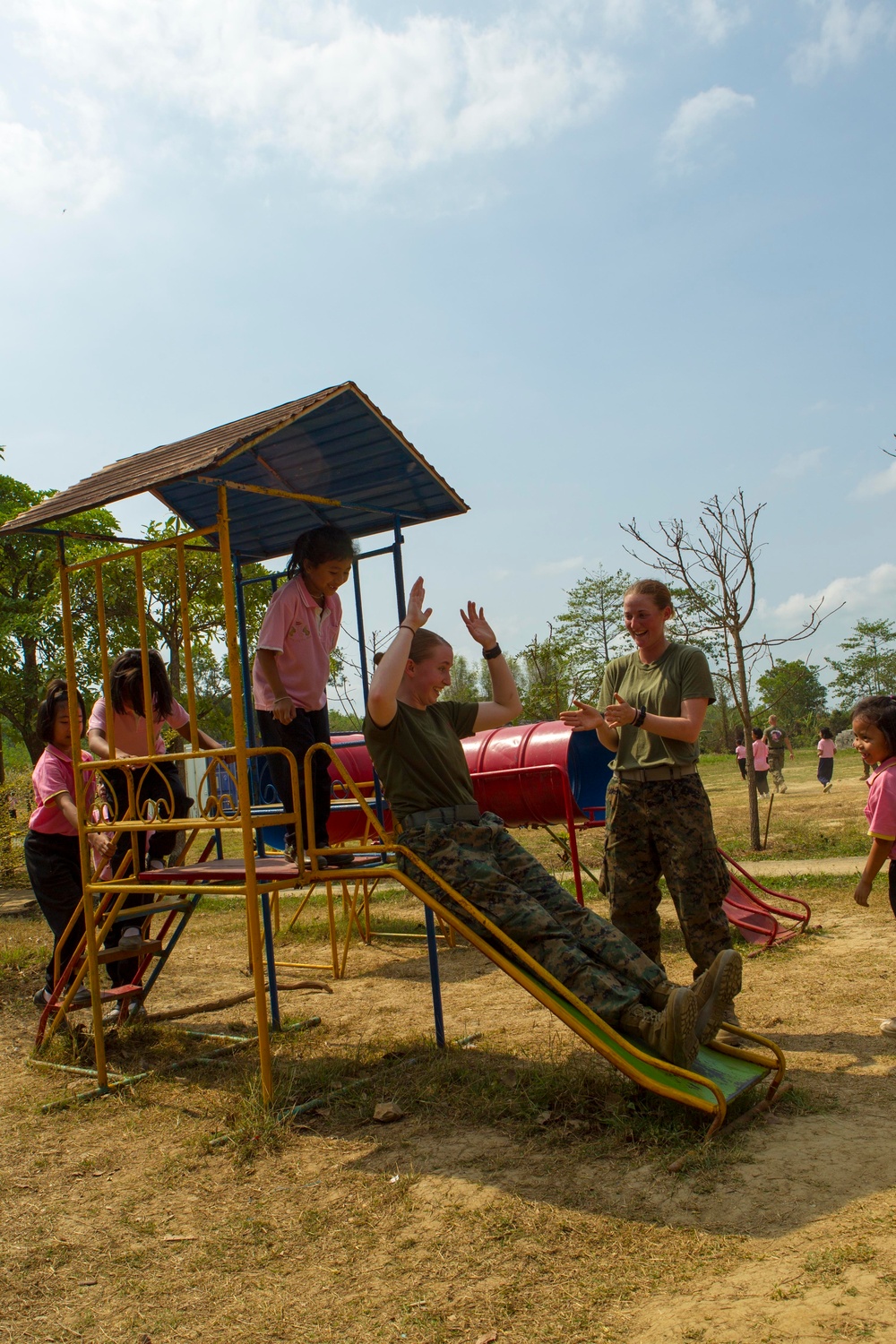 US service members, Thai students break language barriers
