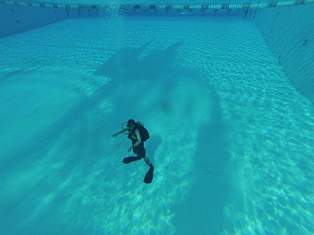 Divers from Coast Guard Cutter Kukui