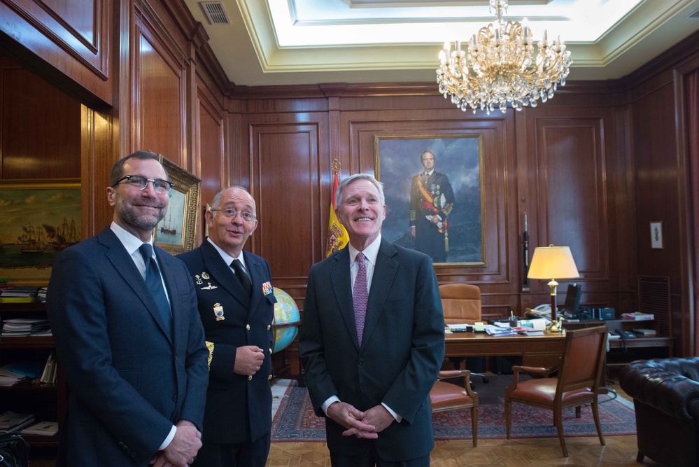 Secretary of the Navy meets with Spanish officials