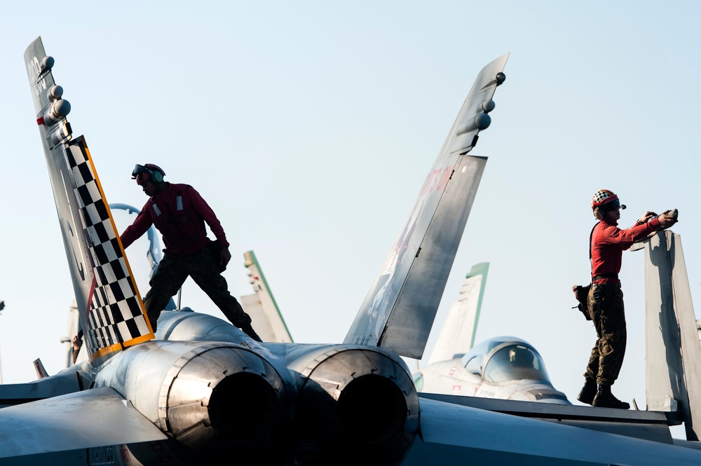 F/A-18C Hornet maintenance