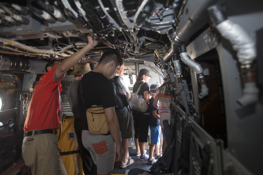 Singapore International Airshow, Marine Corps aircraft go public