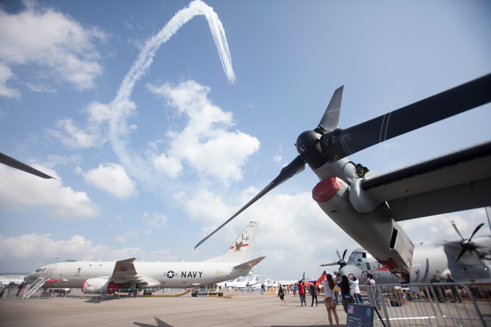 Singapore International Airshow, Marine Corps aircraft go public