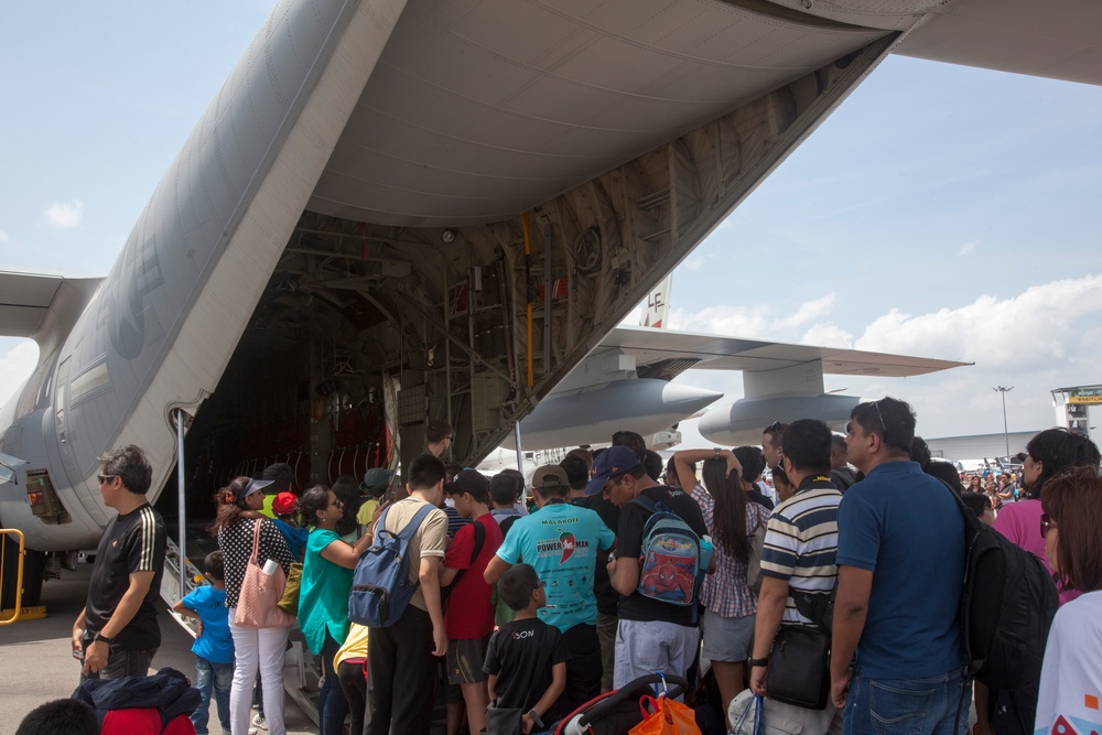 Singapore International Airshow, Marine Corps aircraft go public