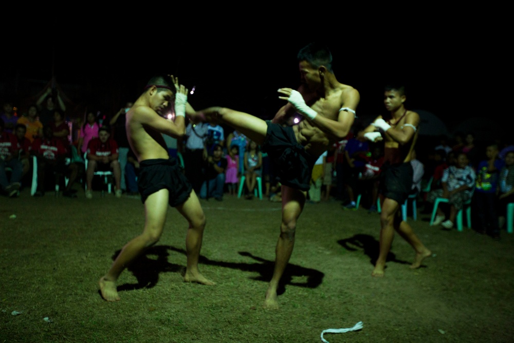 Muay Thai fight showcases friendship during 2014