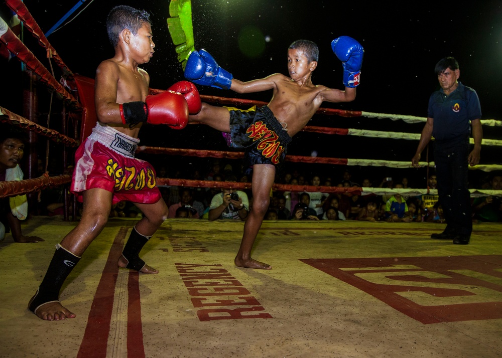 Muay Thai fighters hold exhibition matches for service members during CG 14