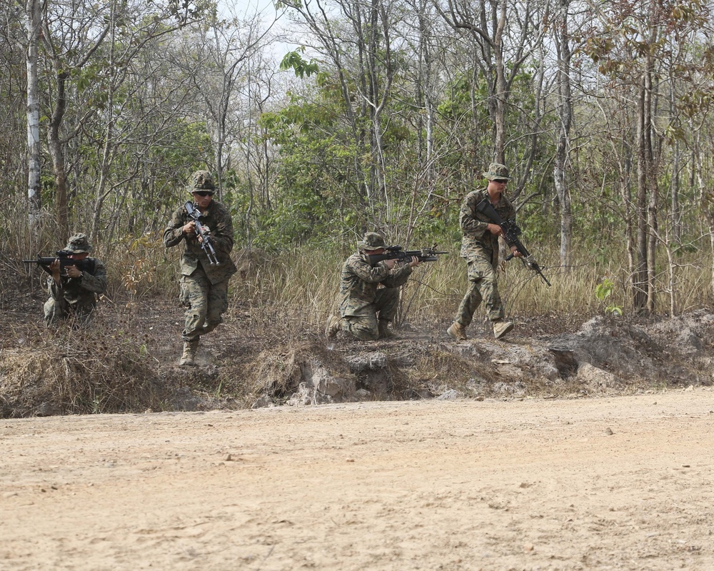 HELO TRAINING AND JUNGLE PATROLLING