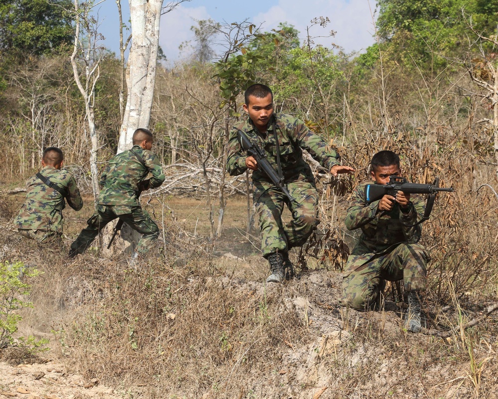 HELO TRAINING AND JUNGLE PATROLLING