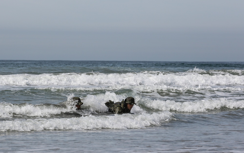 Marines, JGSDF conduct helocast training