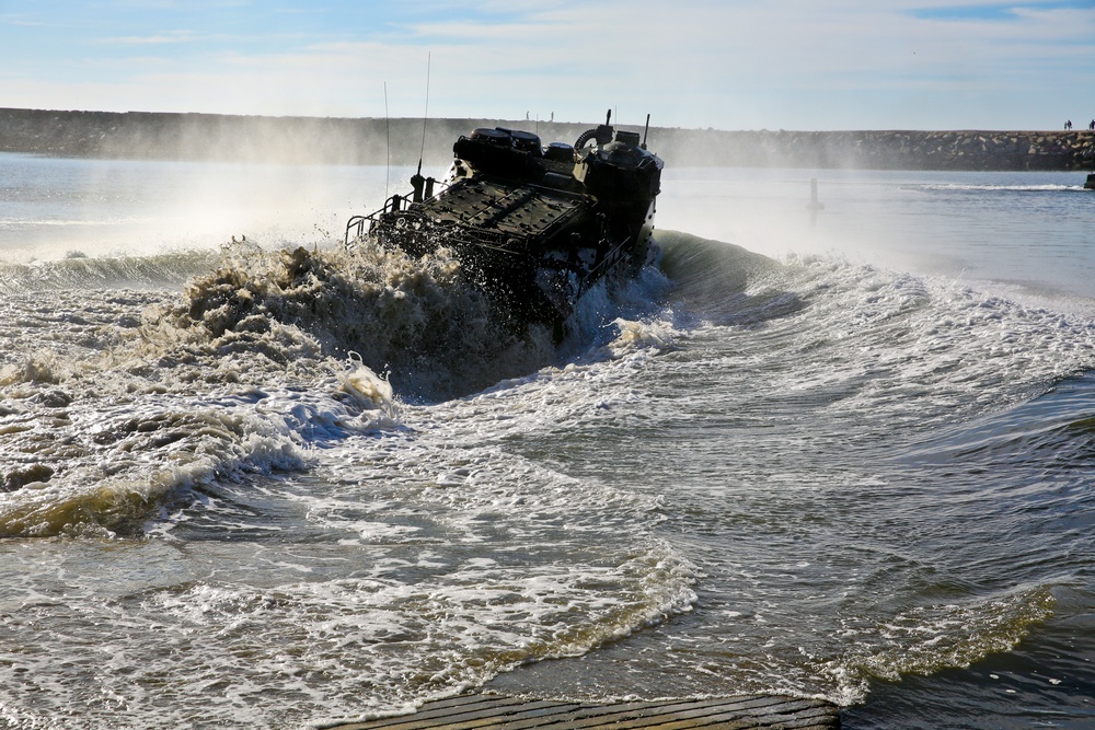 3rd AAB, JGSDF conduct splash demo