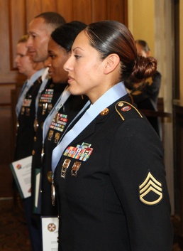 Four NCOs make a jump into the Sergeant Audie Murphy Club