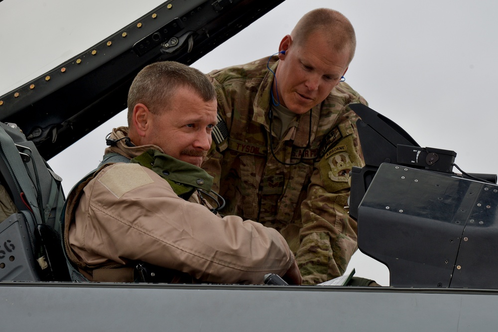 F-16 prepares for mission