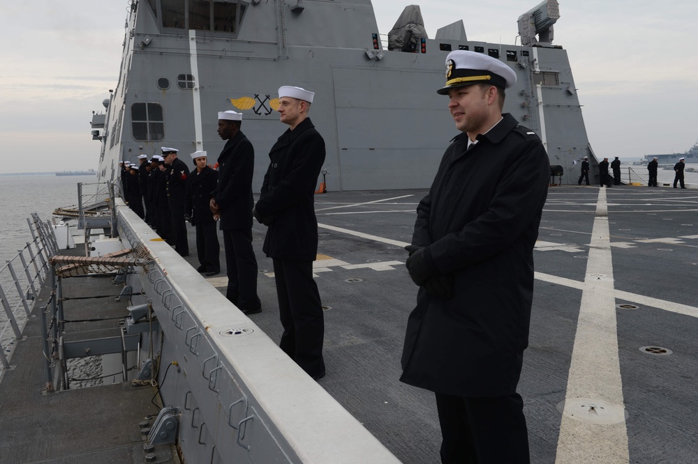 USS Mesa Verde sailors man the rails