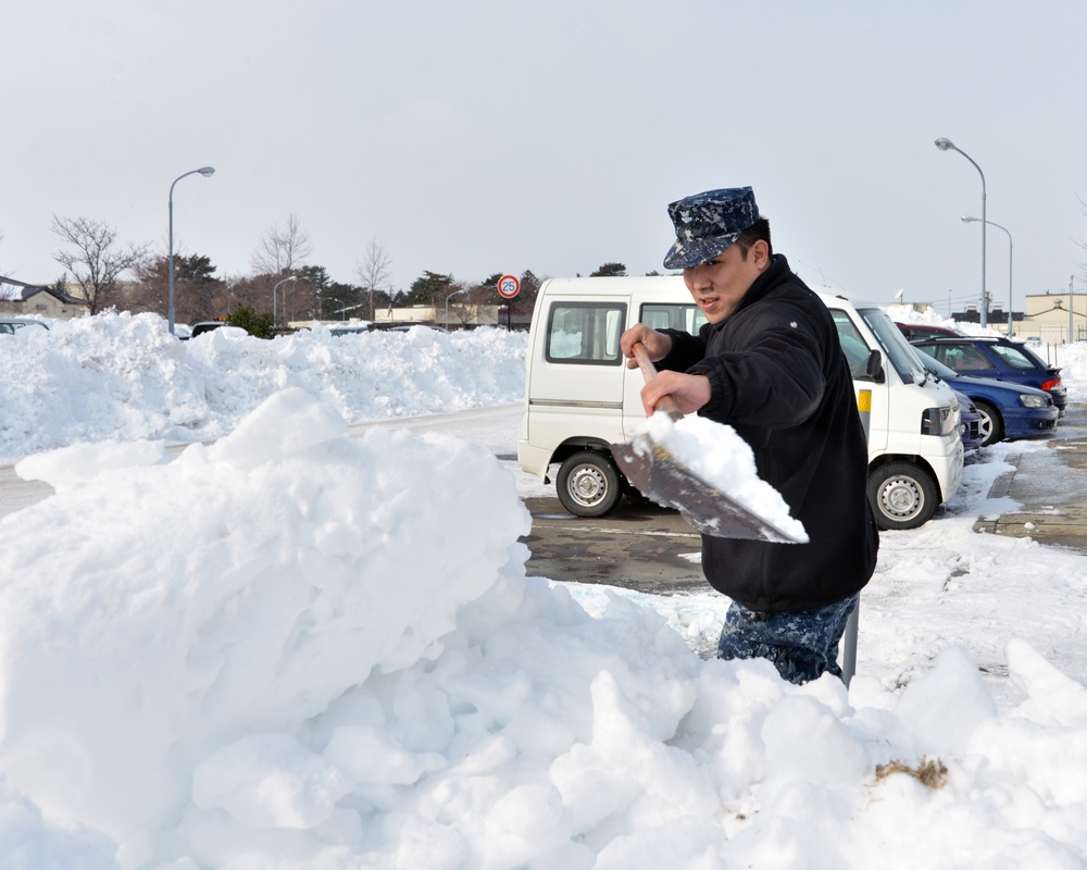 Naval Air Facility Misawa undertakes snow removal