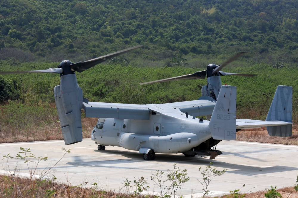 Osprey supports multinational Marine fast-rope drills