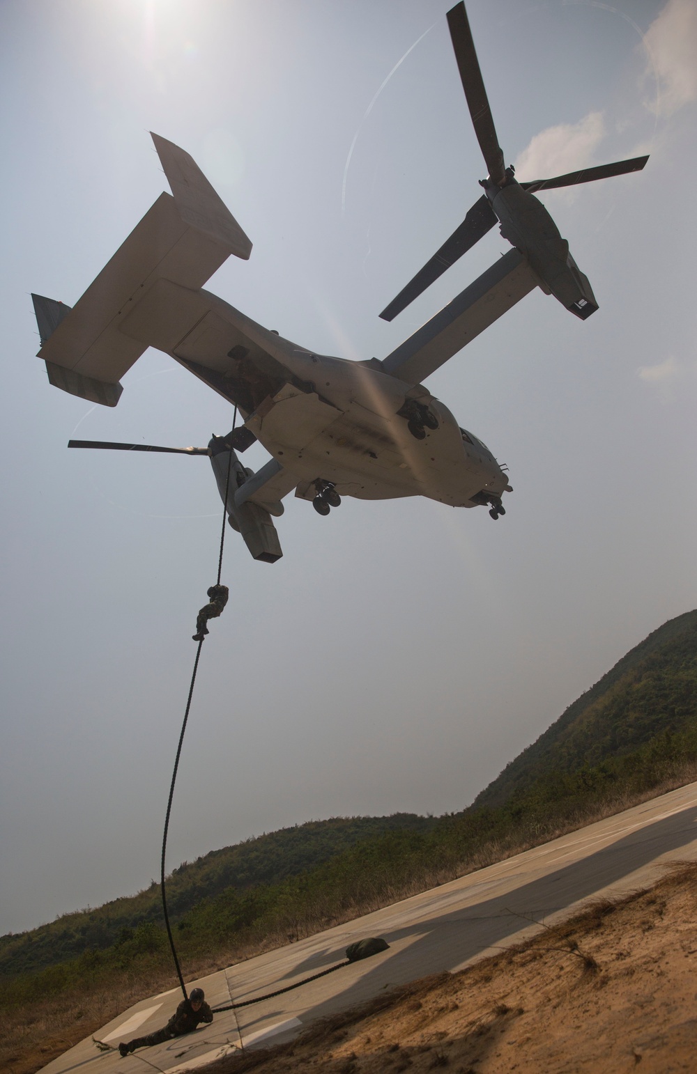 Osprey supports multinational Marine fast-rope drills