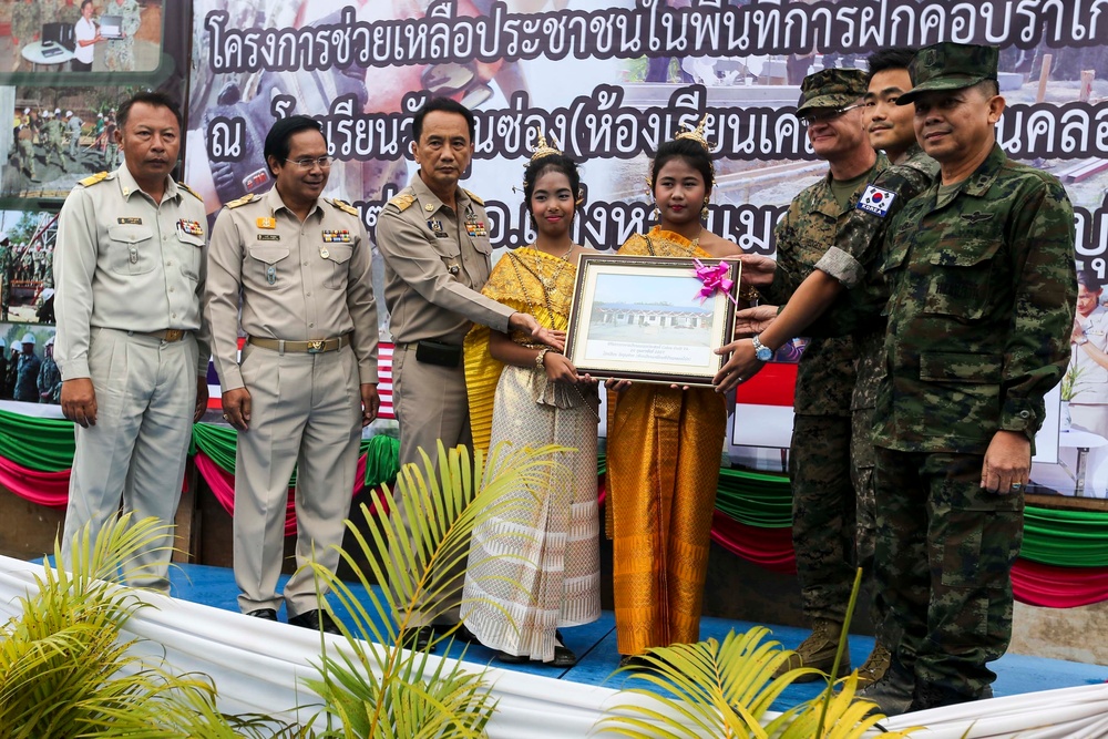 Wat Kung Song school dedication