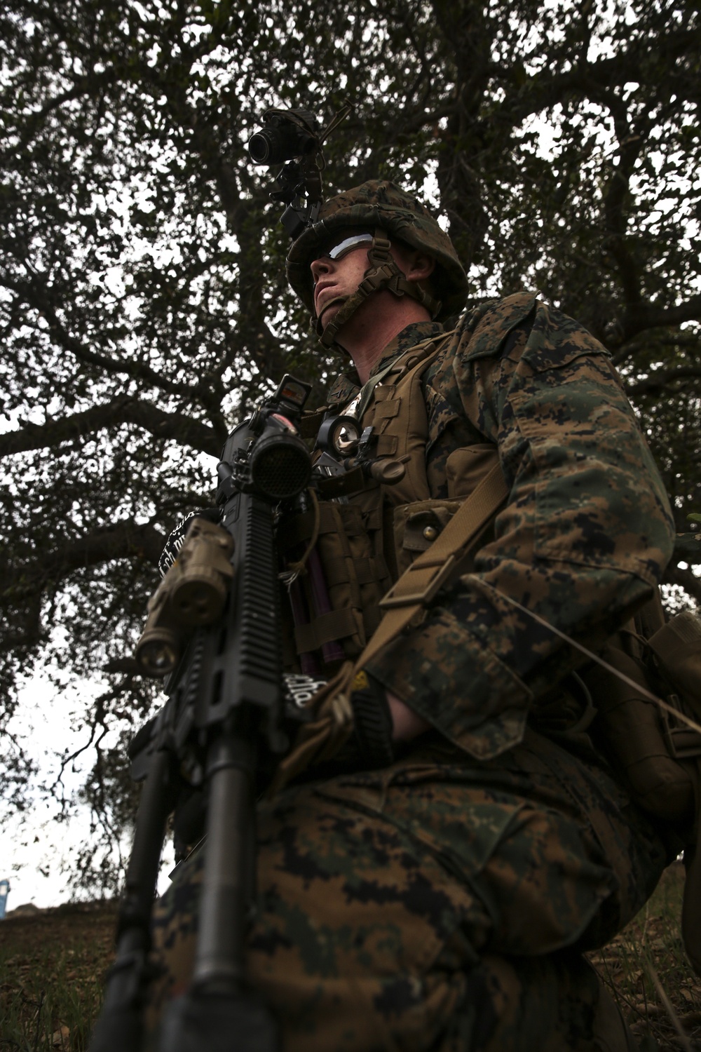 Marines conduct nighttime urban terrain raid