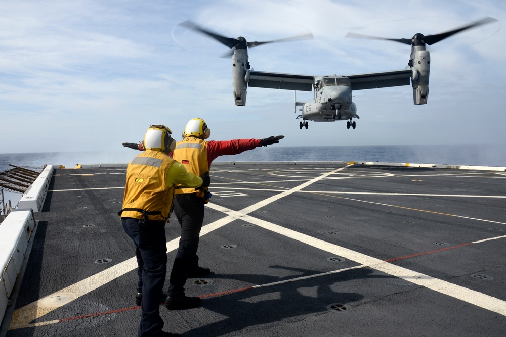 DVIDS - Images - USS Mesa Verde flight deck operations [Image 3 of 3]