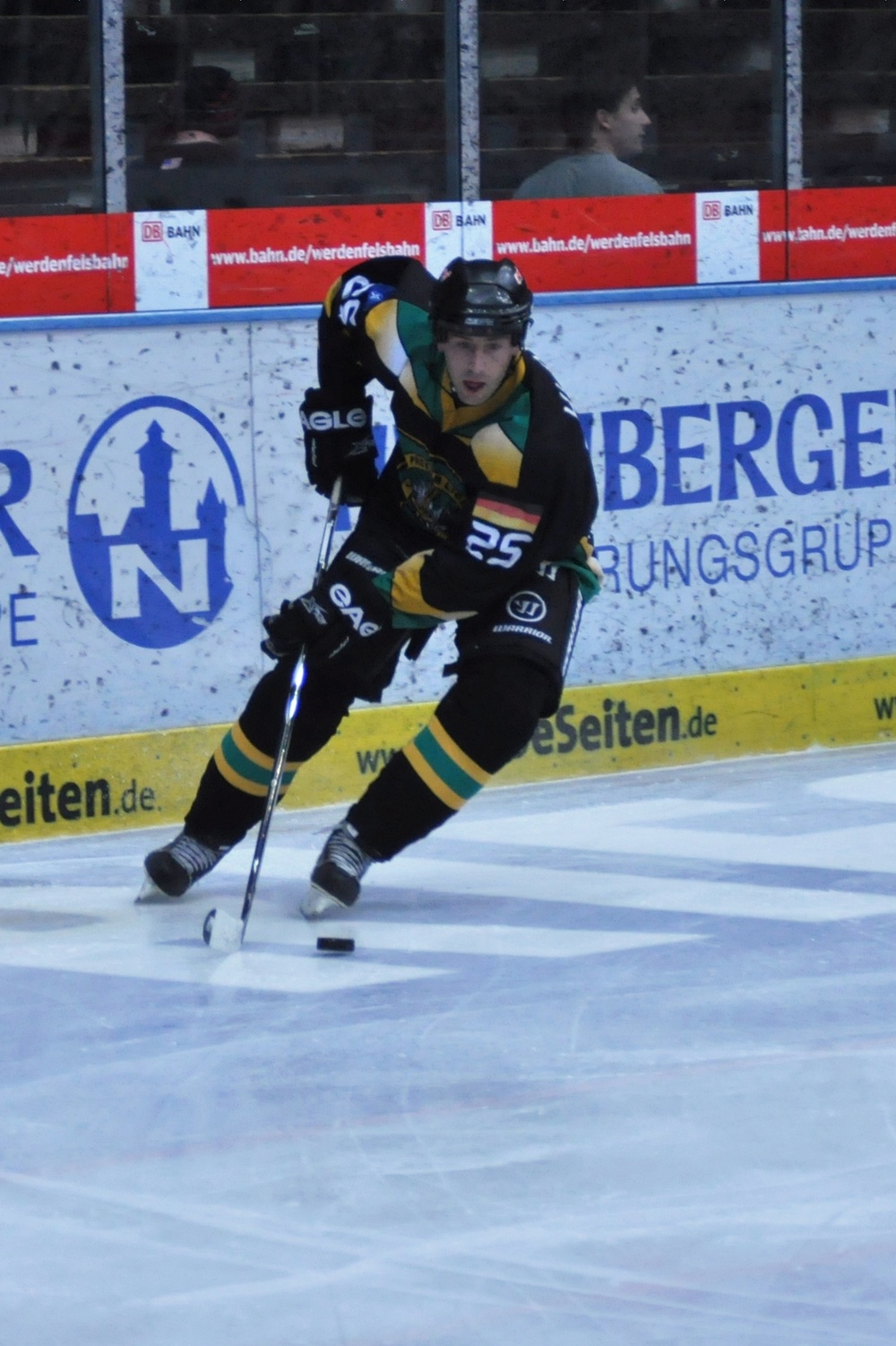 Military hockey teams skate at European tournament