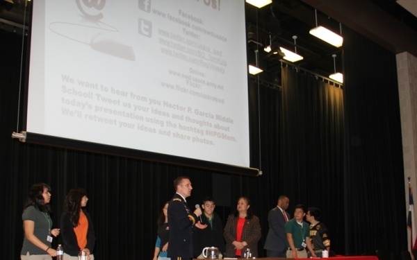 Congressman Veasey and Brig. Gen. Thomas Kula inspire local Dallas middle school students