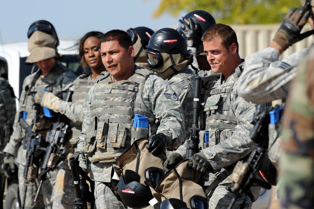 9th SFS conducts pilot rescue exercise