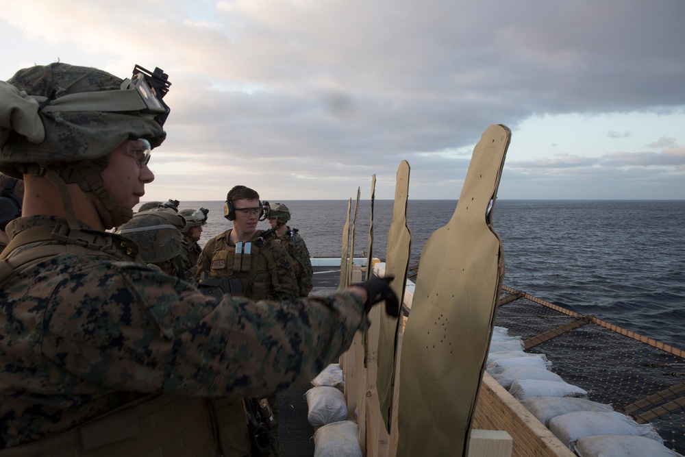 DVIDS - Images - 22nd MEU Marines shoot from Mesa Verde flight deck ...