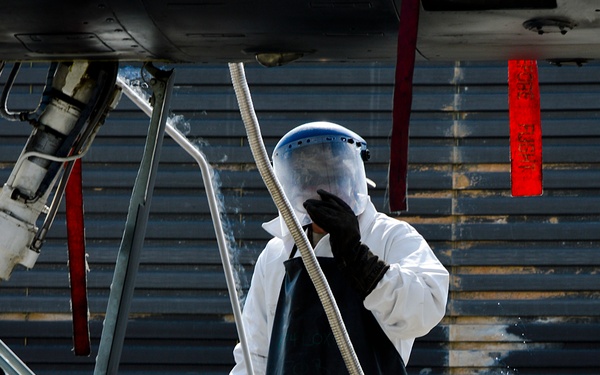 Crew chiefs provide breathing room