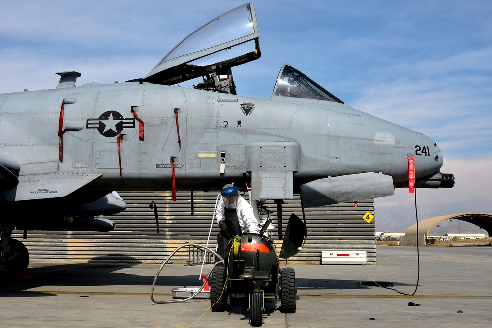 Crew chiefs provide breathing room