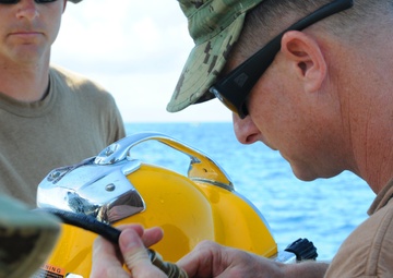 824th TC Heavy Boat provides Navy with Vessel of Opportunity