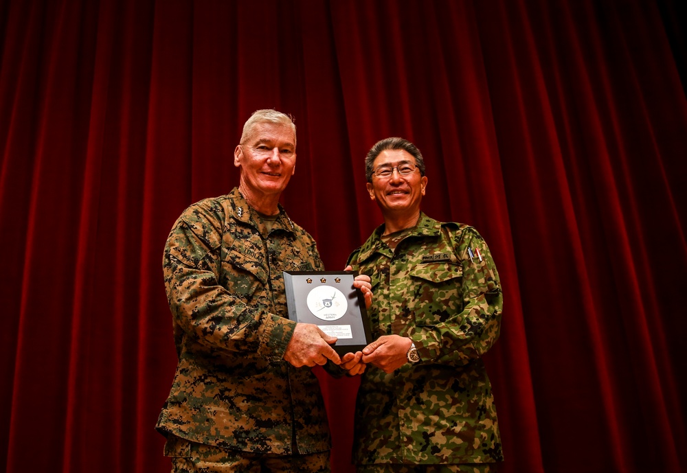 Marines, JGSDF celebrate successful end Iron Fist 2014