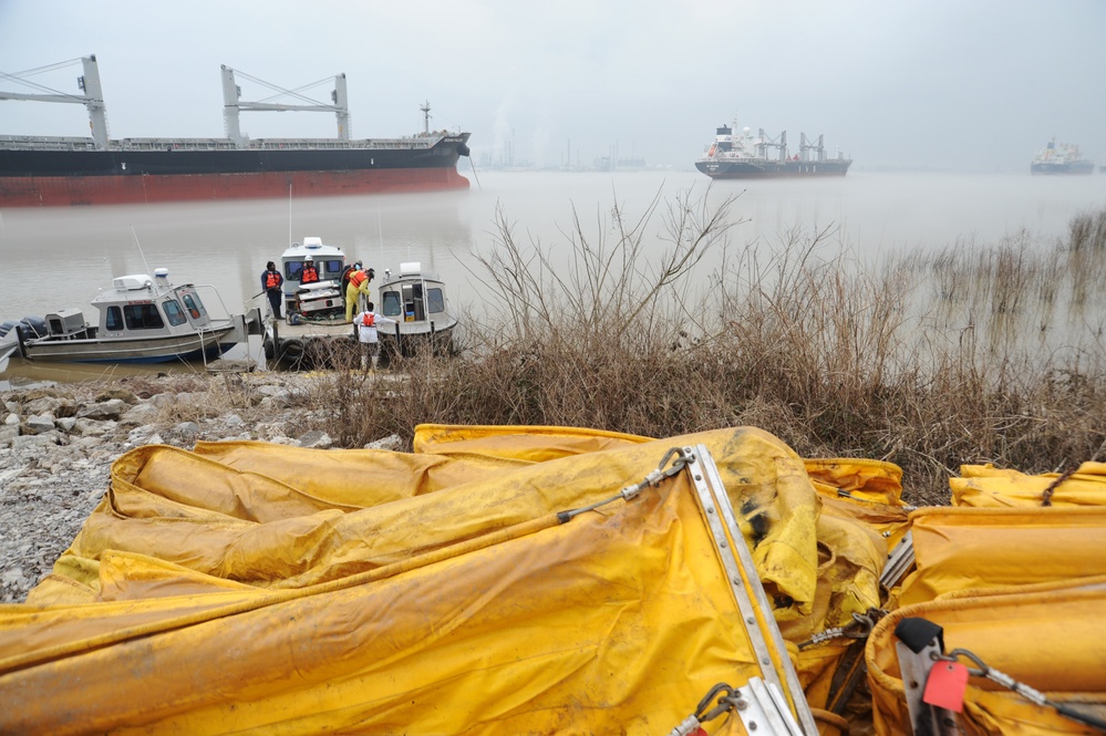 Pollution assessment continues after Mississippi River vessel collision