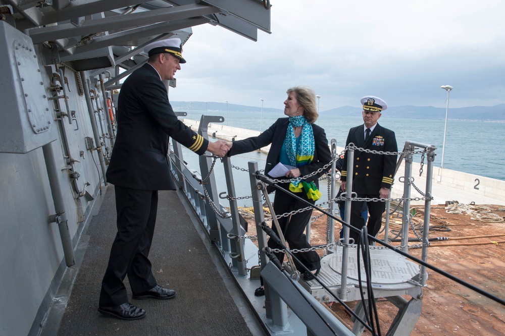 USS Stout tour