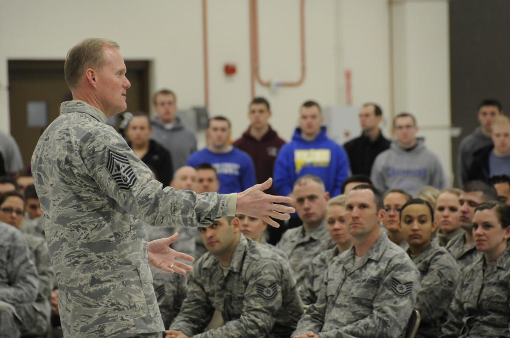 Chief master sergeant of the Air Force speaks to 193rd Special Operations Wing