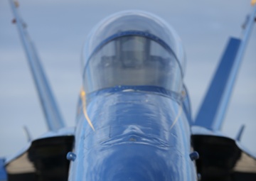 Blue Angels plan to perform at 2014 MCAS Miramar Air Show