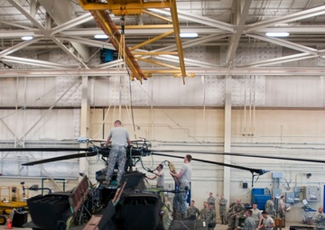 Atlas troops train with Air Force to recover aircraft