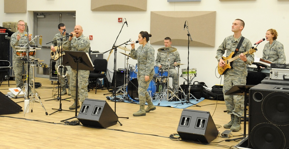 Joint Task Force Civil Support commander presents commander coins