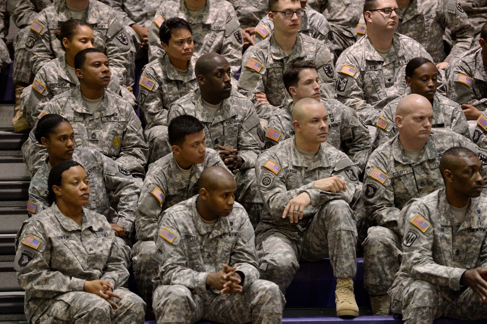 Hagel visits Fort Eustis