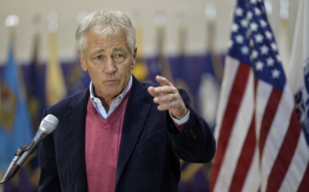 Hagel speaks at Fort Eustis