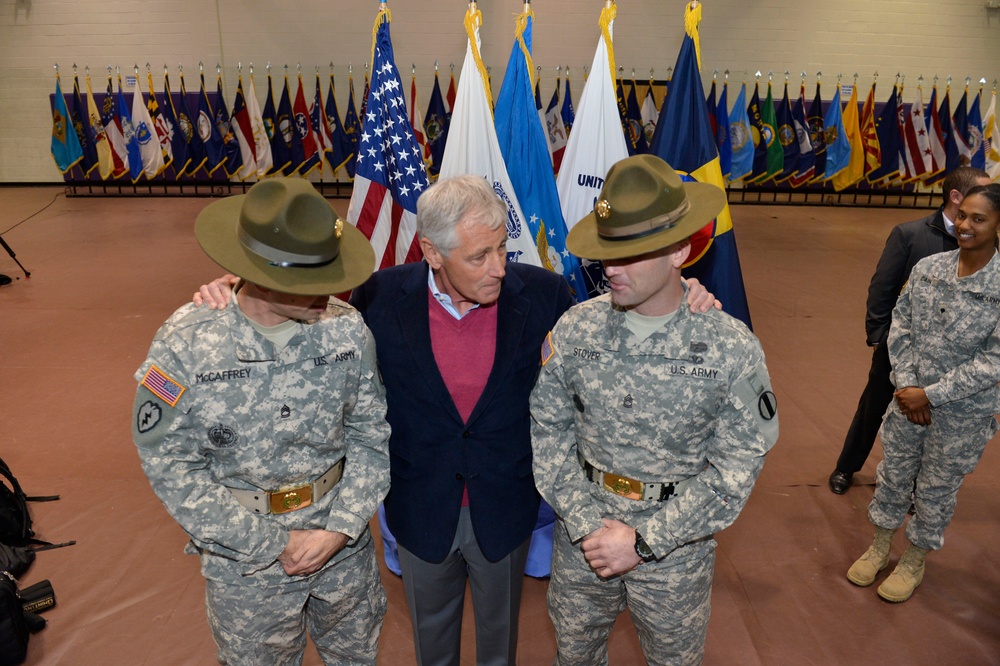 Hagel visits Fort Eustis
