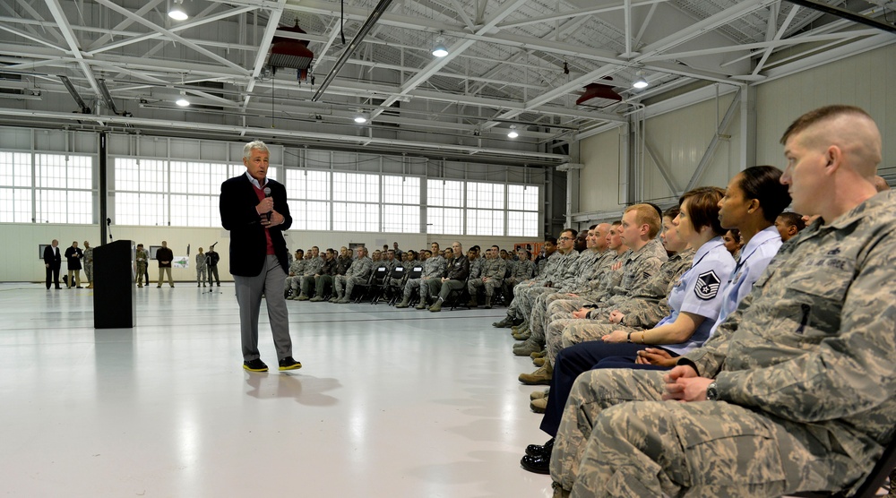 Hagel speaks at Joint Base Langley-Eustis