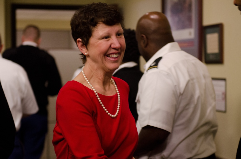 Linda Talley meets with AGR officers, NCOs