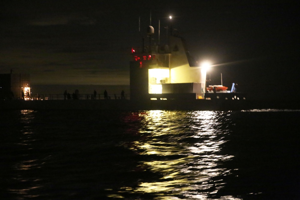 11th MEU’s maritime raid force boards and kicks in doors