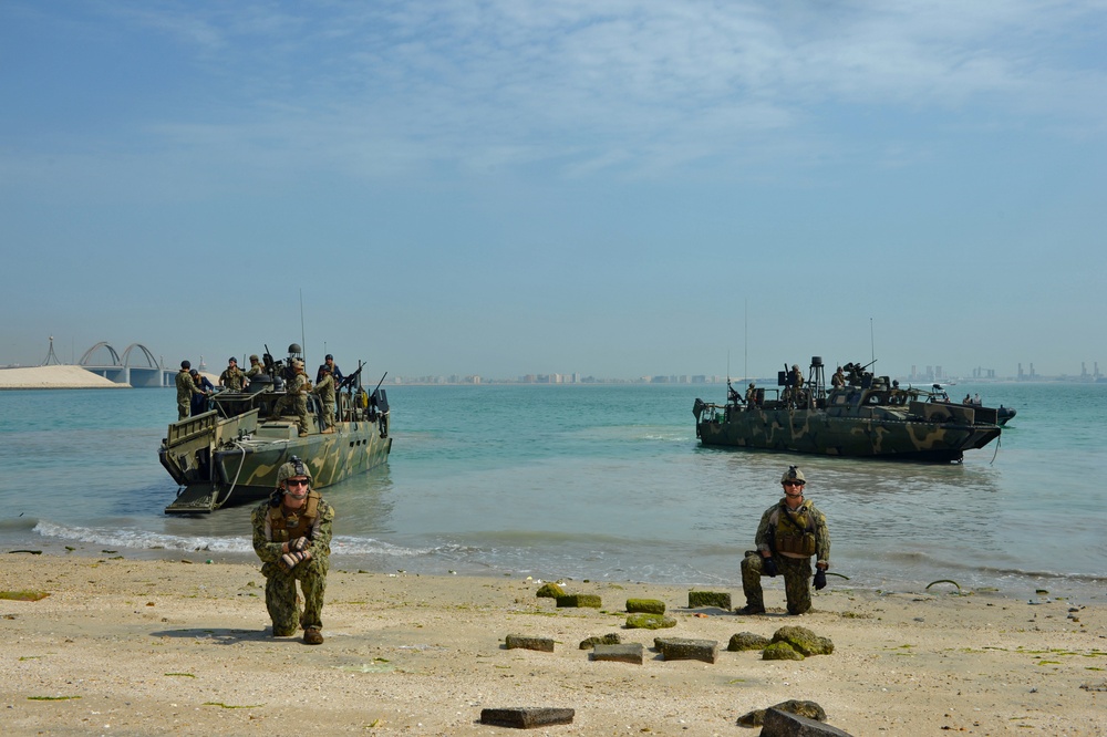 Riverine command boat training