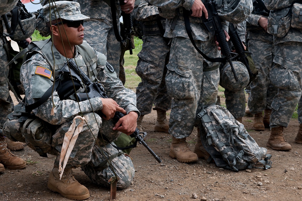 Army Guardsmen, reservists tackle challenges during Best Warrior Competition