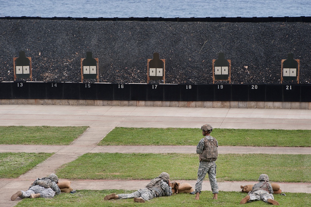 Army Guardsmen, reservists tackle challenges during Best Warrior Competition