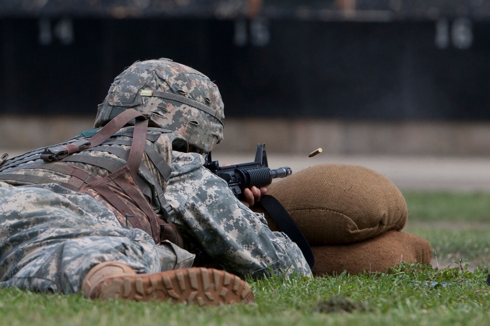 Army Guardsmen, reservists tackle challenges during Best Warrior Competition