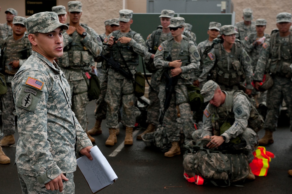 Army Guardsmen, reservists tackle challenges during Best Warrior Competition